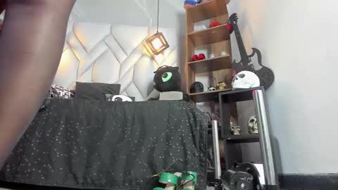 Snapshot of miranda_keyes chatting on December 22, 9:23 pm Miranda online show from December 22, 9:23 pm