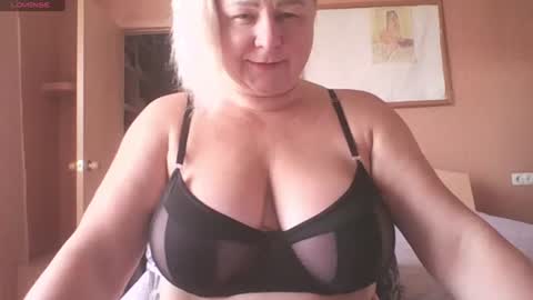 Snapshot of miranda_robinson chatting on June 15, 4:58 am Miranda online show from June 15, 4:58 am
