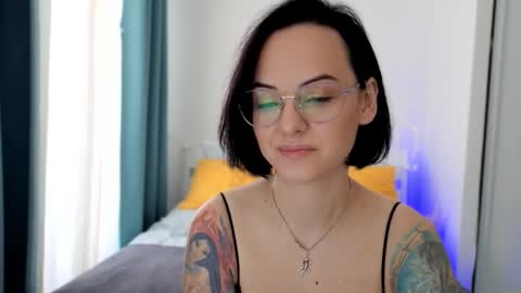 MiraSkyy online show from October 1, 9:26 am