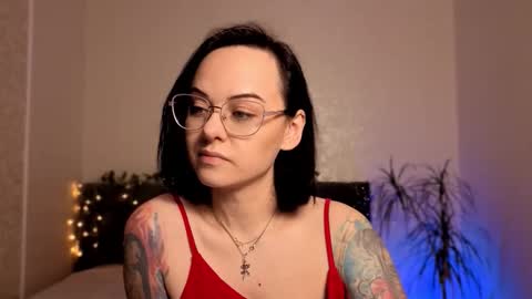 MiraSkyy online show from December 5, 7:21 pm