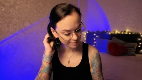 MiraSkyy online show from June 21, 6:10 pm