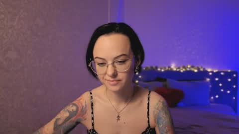MiraSkyy online show from July 18, 6:01 pm