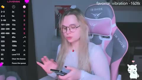 Kira online show from October 24, 6:26 pm