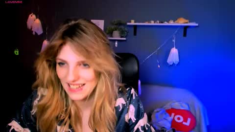 Snapshot of miriam_crazy chatting on November 3, 8:10 pm miriam_crazy online show from November 3, 8:10 pm