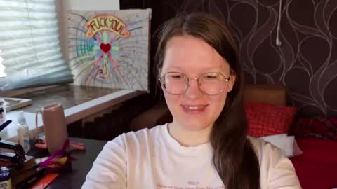 Snapshot of miriamor chatting on October 11, 8:02 am Mira online show from October 11, 8:02 am