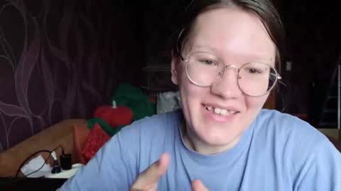 Snapshot of miriamor chatting on October 27, 8:07 am Mira online show from October 27, 8:07 am