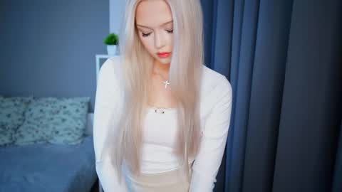 Elsa online show from October 15, 6:30 pm