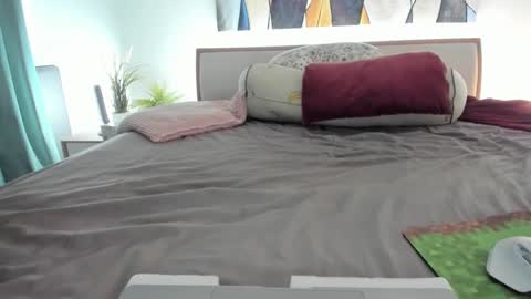 Snapshot of mis_eva chatting on October 25, 6:46 pm Eva online show from October 25, 6:46 pm