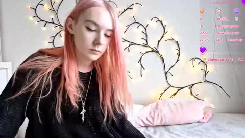 Snapshot of misamew chatting on February 8, 9:02 am MisaMew online show from February 8, 9:02 am