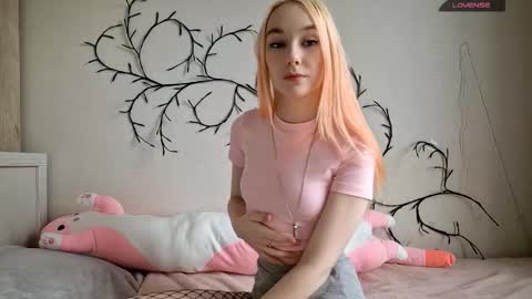 Snapshot of misamew chatting on February 27, 8:14 am MisaMew online show from February 27, 8:14 am