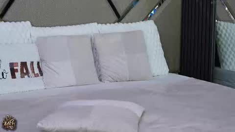 Snapshot of mishabrizo chatting on November 20, 5:18 am MishaBrizo online show from November 20, 5:18 am