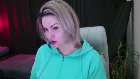 Snapshot of mishamilf chatting on March 2, 7:43 am Misha online show from March 2, 7:43 am