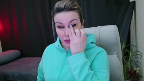 Snapshot of mishamilf chatting on March 8, 10:54 am Misha online show from March 8, 10:54 am