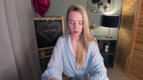 Snapshot of mishapallmer chatting on October 2, 1:56 am mishapallmer online show from October 2, 1:56 am