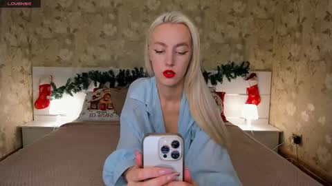 mishapallmer online show from December 19, 10:00 am