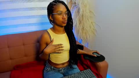 Snapshot of mishell_daza_ chatting on February 23, 2:25 pm mishell_daza_ online show from February 23, 2:25 pm