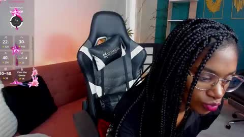 Snapshot of mishell_daza_ chatting on March 6, 2:35 pm mishell_daza_ online show from March 6, 2:35 pm