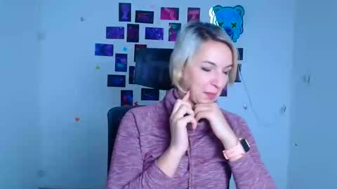 Snapshot of mishelle_blondie chatting on December 14, 12:32 pm Mishelle online show from December 14, 12:32 pm
