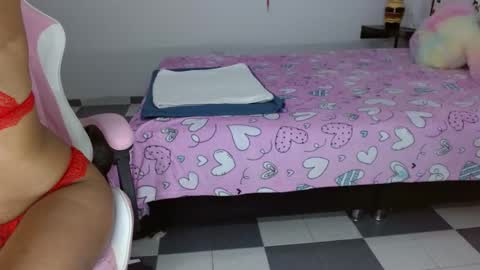 Snapshot of mishka__ chatting on February 19, 4:44 am Mishka online show from February 19, 4:44 am