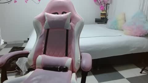 Snapshot of mishka__ chatting on March 2, 6:05 am Mishka online show from March 2, 6:05 am