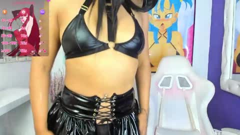 Snapshot of mishka__ chatting on April 7, 12:11 am Mishka online show from April 7, 12:11 am