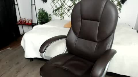 Snapshot of mishka__ chatting on June 30, 9:16 pm Mishka online show from June 30, 9:16 pm