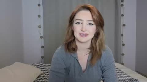 Snapshot of mishymoon chatting on May 6, 11:26 am Elora online show from May 6, 11:26 am