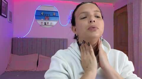 Snapshot of misofialeal chatting on October 16, 7:26 pm misofialeal online show from October 16, 7:26 pm