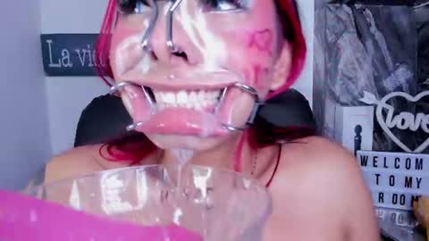Snapshot of miss___allison chatting on July 28, 4:39 pm Allison online show from July 28, 4:39 pm
