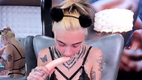 miss___angel online show from February 11, 6:44 pm