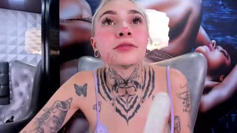 miss___angel online show from February 26, 12:05 am