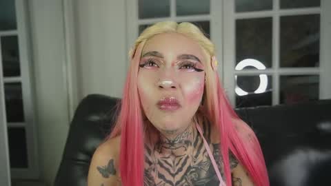 miss___angel online show from February 26, 10:47 am