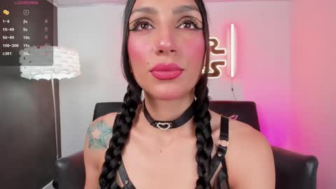 Snapshot of miss___evangeline chatting on May 12, 2:41 am Evangeline online show from May 12, 2:41 am