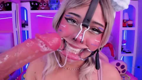 Snapshot of miss___megan chatting on May 23, 3:34 am Megan online show from May 23, 3:34 am