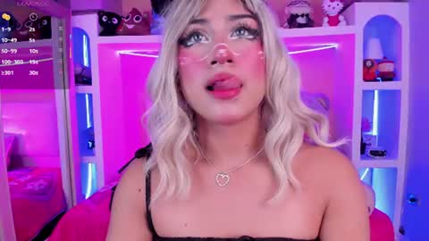 Snapshot of miss___megan chatting on June 23, 2:31 am Megan online show from June 23, 2:31 am
