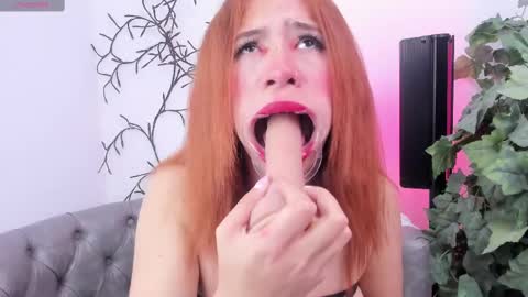 Daphne online show from February 25, 9:35 pm