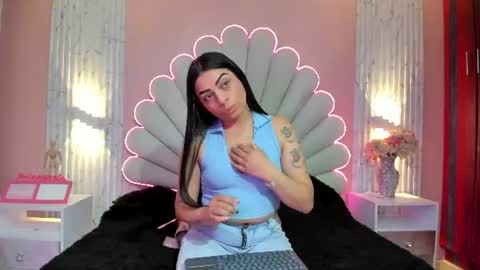 Snapshot of miss__star_ chatting on June 12, 2:27 pm miss__star_ online show from June 12, 2:27 pm
