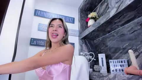 Zoe online show from November 24, 6:18 pm