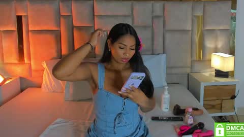 Snapshot of miss_abigail_ chatting on May 7, 1:05 pm Miss Abigail online show from May 7, 1:05 pm