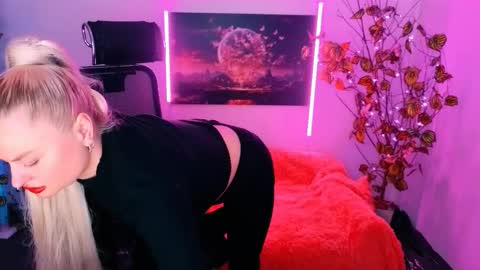 Snapshot of miss_alice_silver chatting on October 19, 4:40 pm miss_alice_silver online show from October 19, 4:40 pm