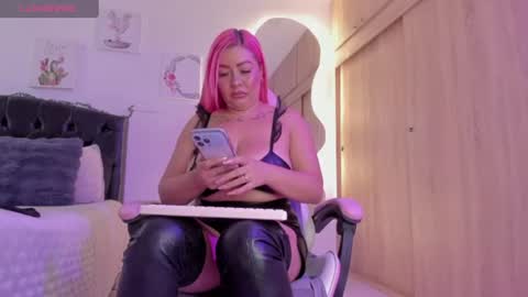 Snapshot of miss_amarantha1 chatting on July 1, 12:18 pm A M A R A N T H A online show from July 1, 12:18 pm