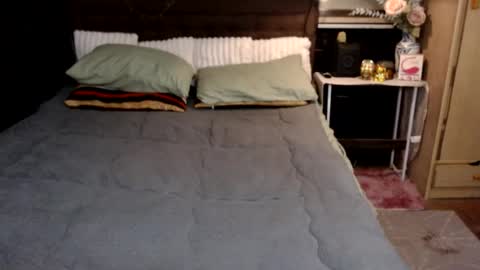 Snapshot of miss_angelic15 chatting on July 11, 12:57 am miss angelic15 online show from July 11, 12:57 am