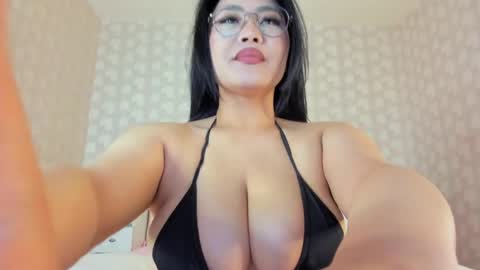Snapshot of miss_asia_one chatting on May 10, 8:30 am Aiza online show from May 10, 8:30 am