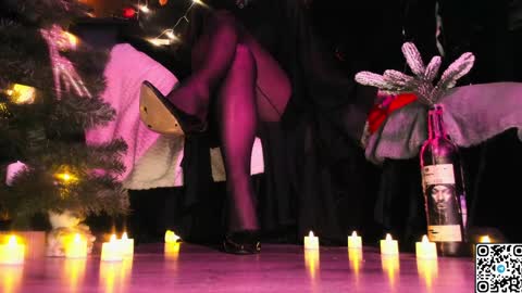 Snapshot of miss_asmodeus chatting on December 5, 8:11 pm missAsmodeus online show from December 5, 8:11 pm