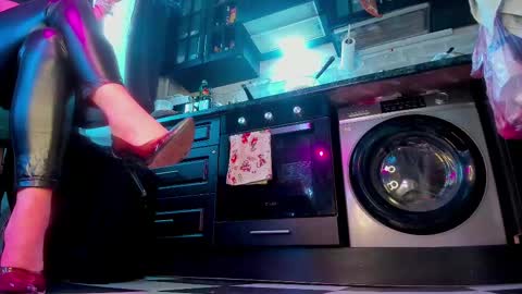 Snapshot of miss_asmodeus chatting on March 4, 8:02 am missAsmodeus online show from March 4, 8:02 am