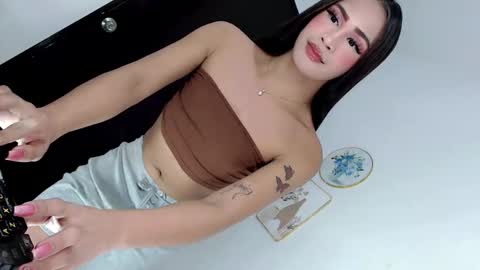 Snapshot of miss_azumix chatting on May 9, 2:44 pm AZUMI online show from May 9, 2:44 pm