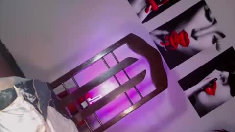 Snapshot of miss_bella69 chatting on June 8, 4:24 am miss_bella69 online show from June 8, 4:24 am