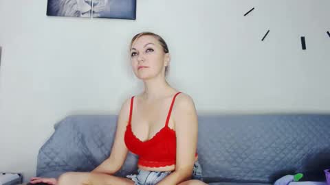 miss_blonde1 online show from May 1, 7:13 am