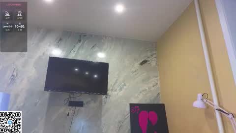 Sandy online show from October 31, 11:28 pm