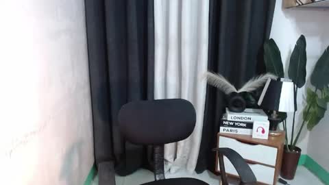 miss_catherinex online show from June 1, 1:46 pm